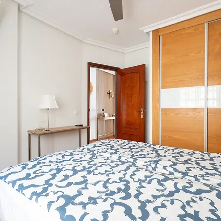 Sunny Terrace With Heated Pool View Apartmán