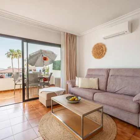 Sunny Terrace With Heated Pool View * San Miguel de Abona